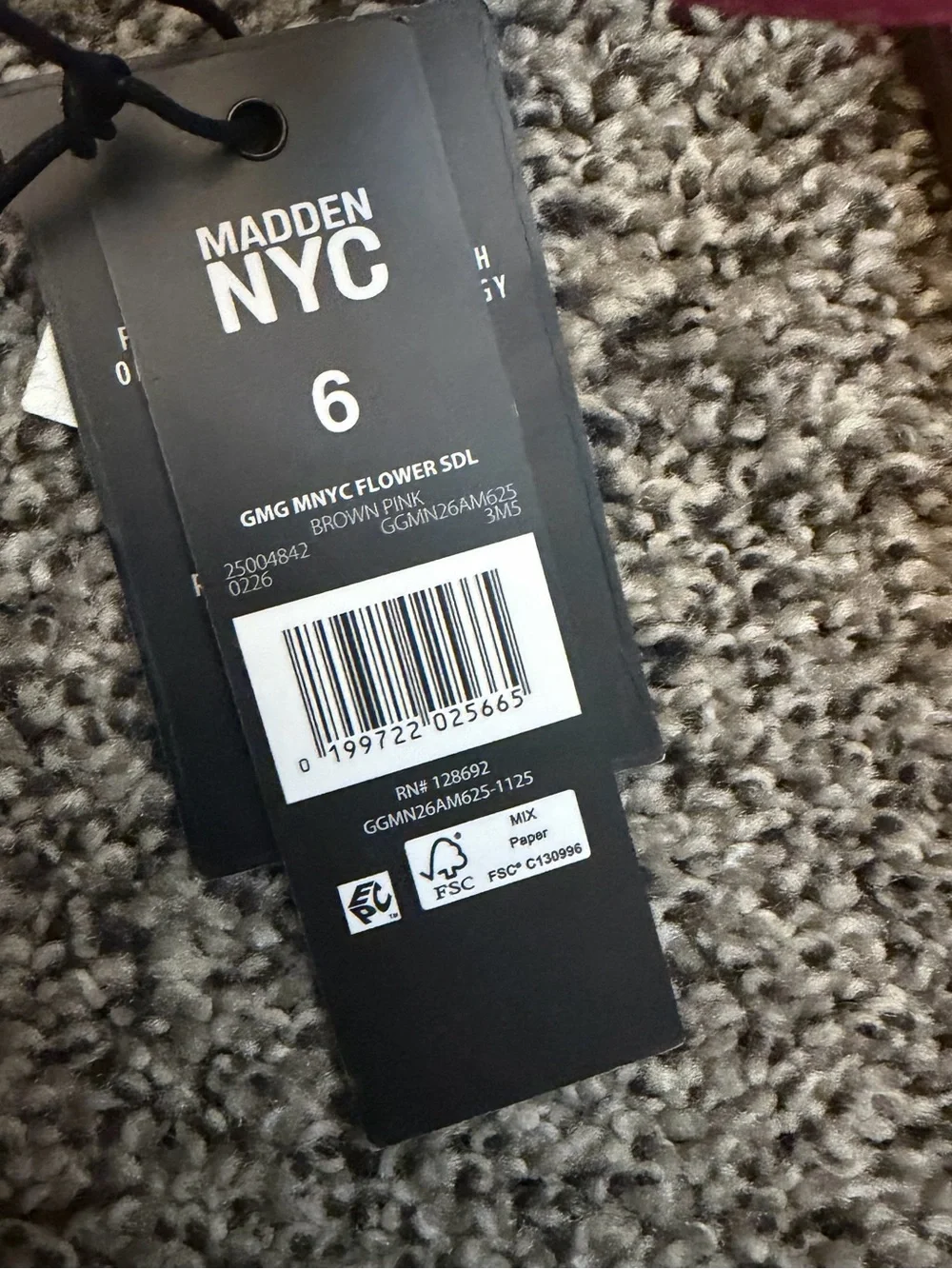 Madden Nyc pink sandals